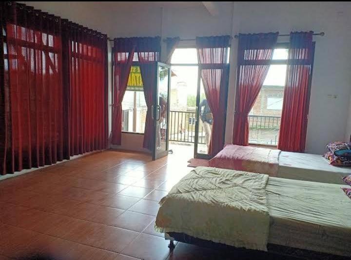 Green Homestay Malang Eksteriør bilde